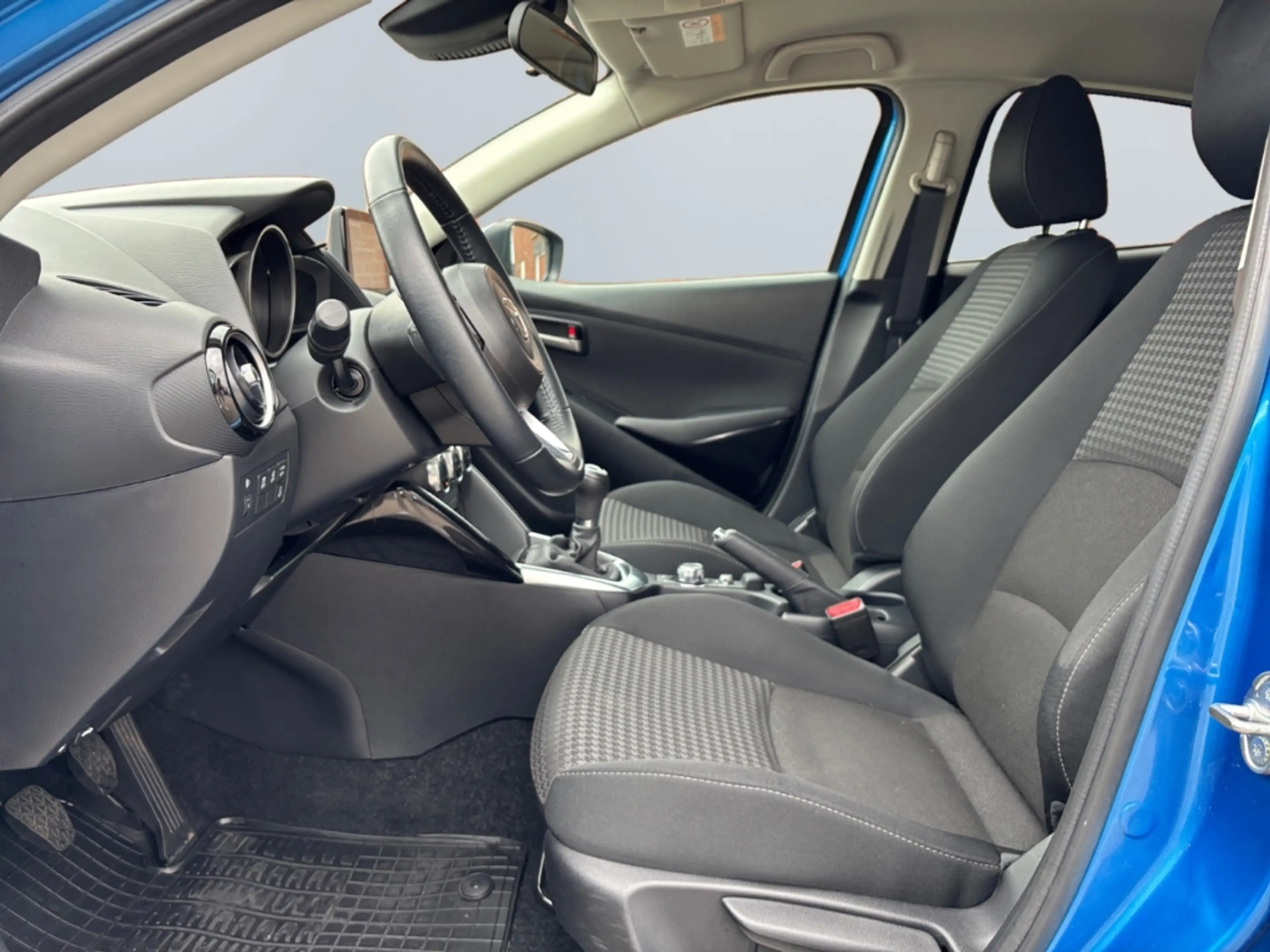 Mazda 2 1.5 SKYACTIV-G 90 Kizoku *SHZ*CAM*PDC*CarPlay* — photo 9