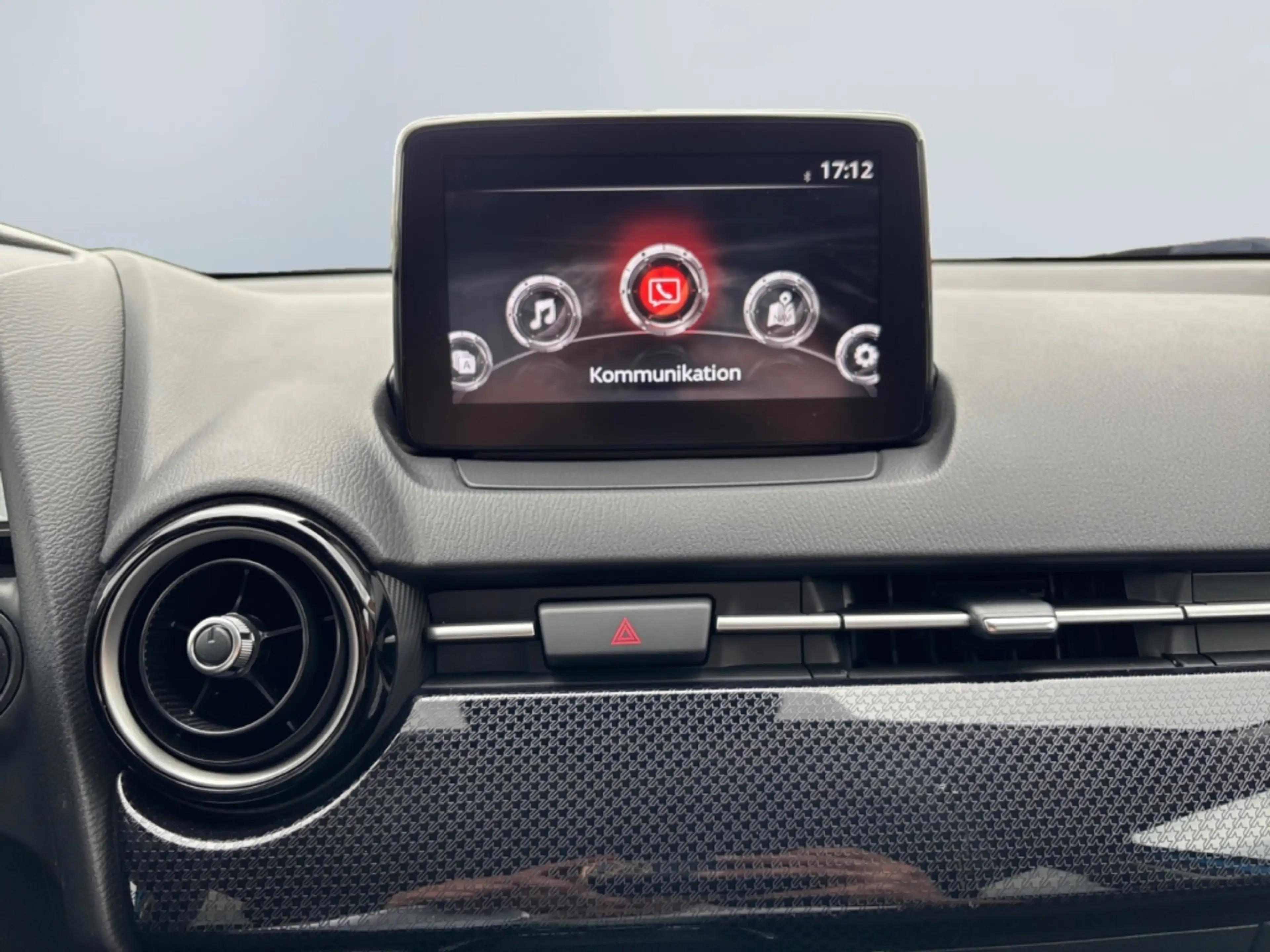 Mazda 2 1.5 SKYACTIV-G 90 Kizoku *SHZ*CAM*PDC*CarPlay* — photo 15