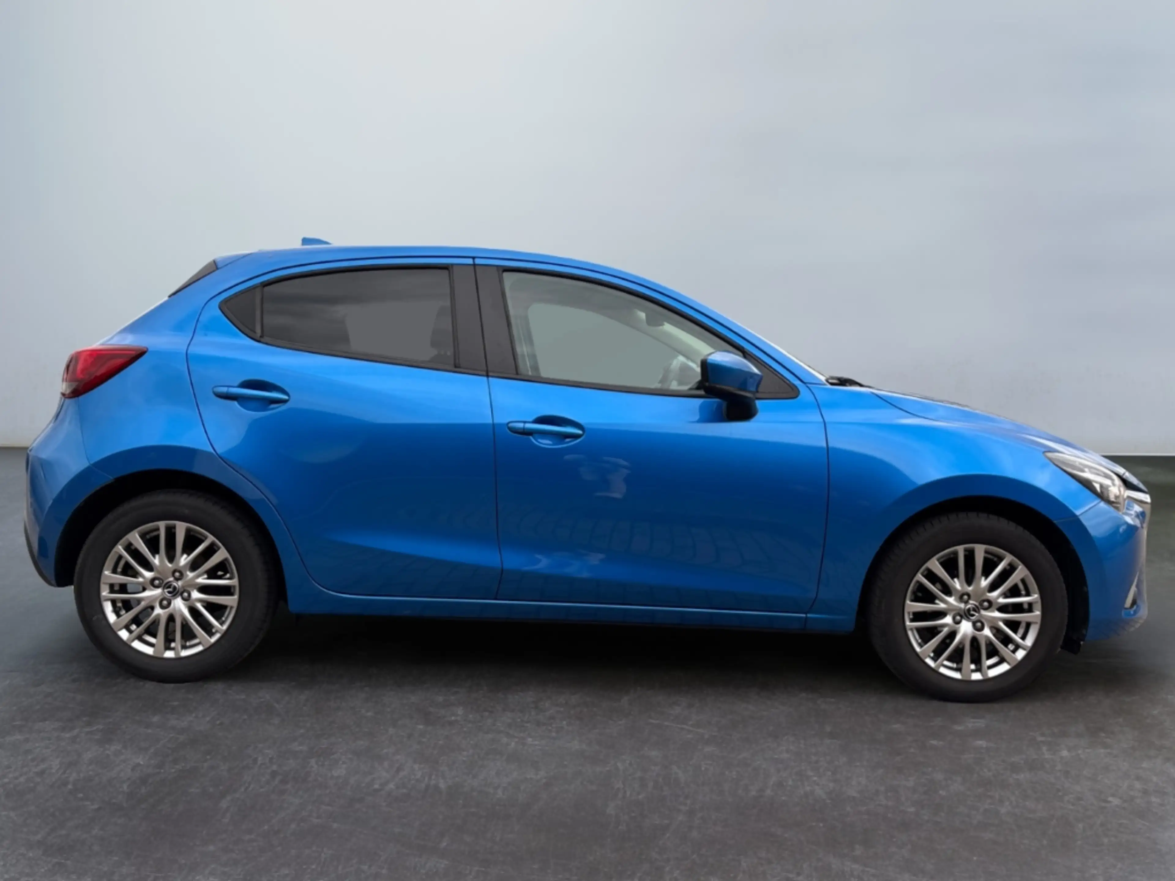 Mazda 2 1.5 SKYACTIV-G 90 Kizoku *SHZ*CAM*PDC*CarPlay* — photo 10