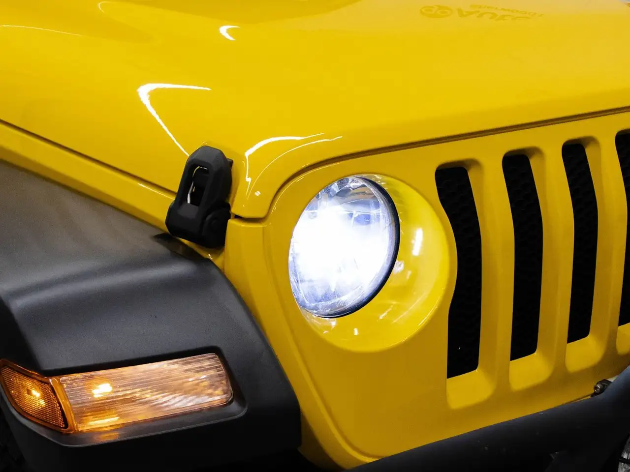 Jeep Wrangler снимка Jeep Wrangler