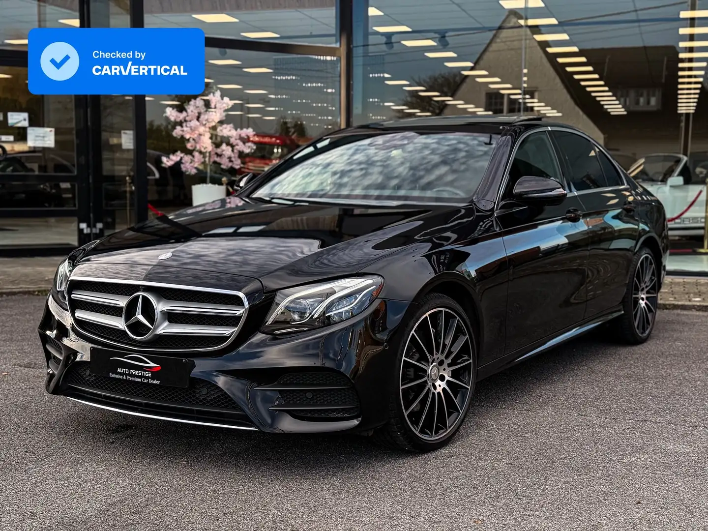 Mercedes-Benz E 220 d AMG Line Pano Cam360° HeadUp Full M-B Service Noir - 1