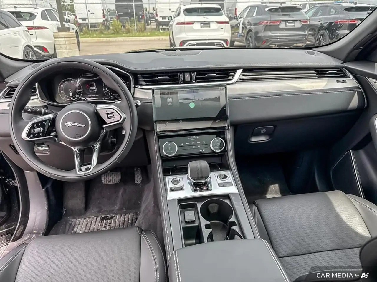 Jaguar F-Pace снимка Jaguar F-Pace