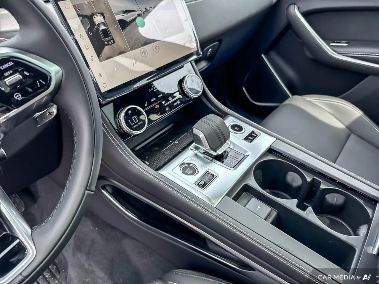Jaguar F-Pace снимка Jaguar F-Pace