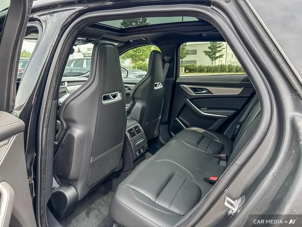 Jaguar F-Pace снимка Jaguar F-Pace