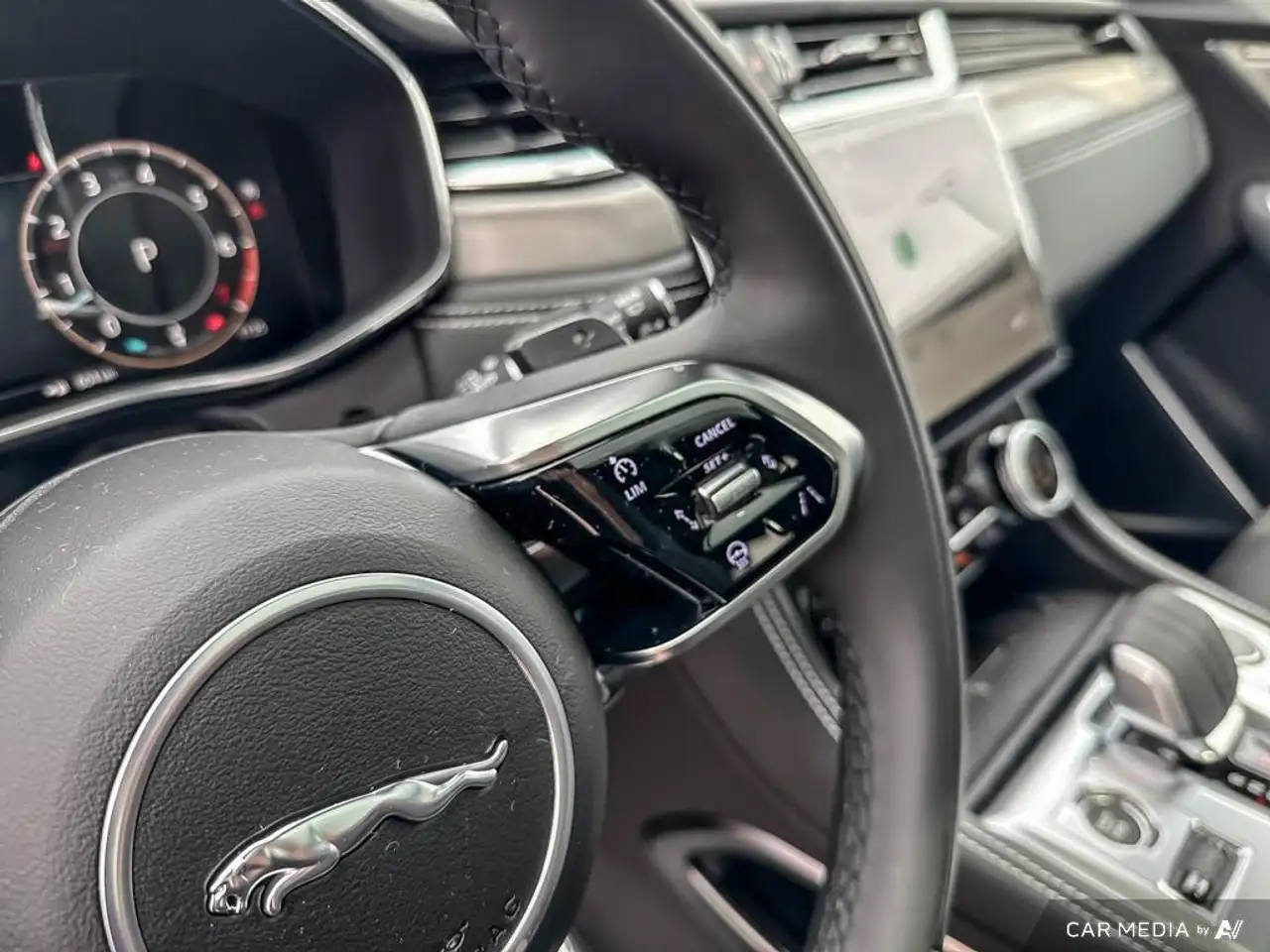 Jaguar F-Pace снимка Jaguar F-Pace
