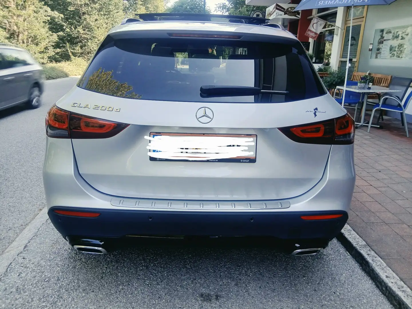 Mercedes-Benz GLA 200 d Aut. - 2