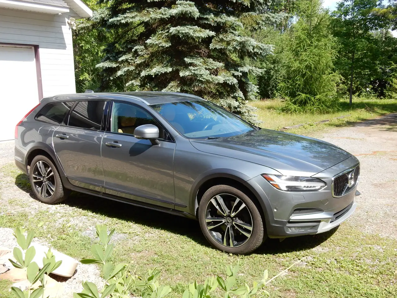 Volvo V90 Cross Country photo Volvo V90 Cross Country