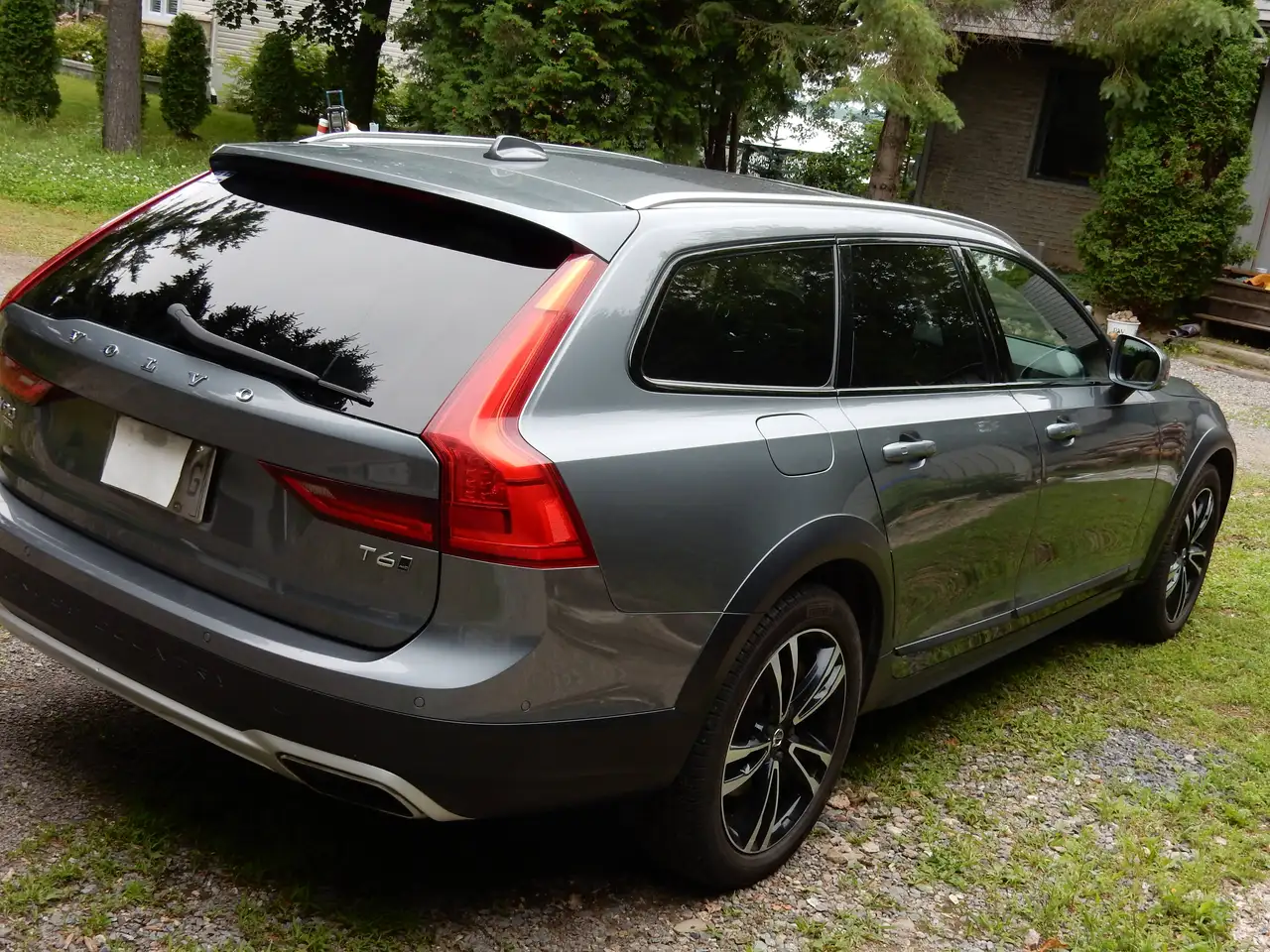 Volvo V90 Cross Country photo Volvo V90 Cross Country