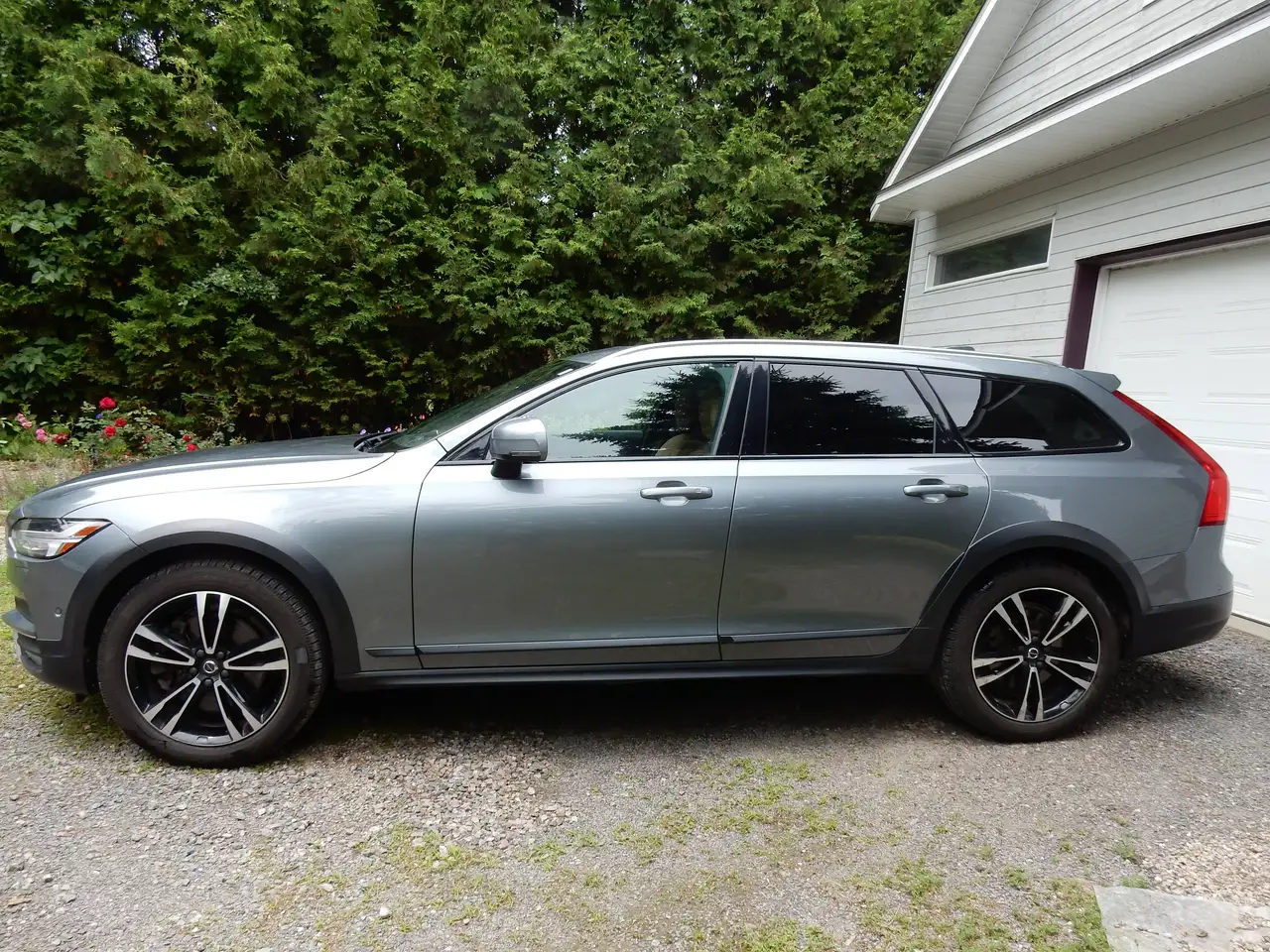 Volvo V90 Cross Country photo Volvo V90 Cross Country