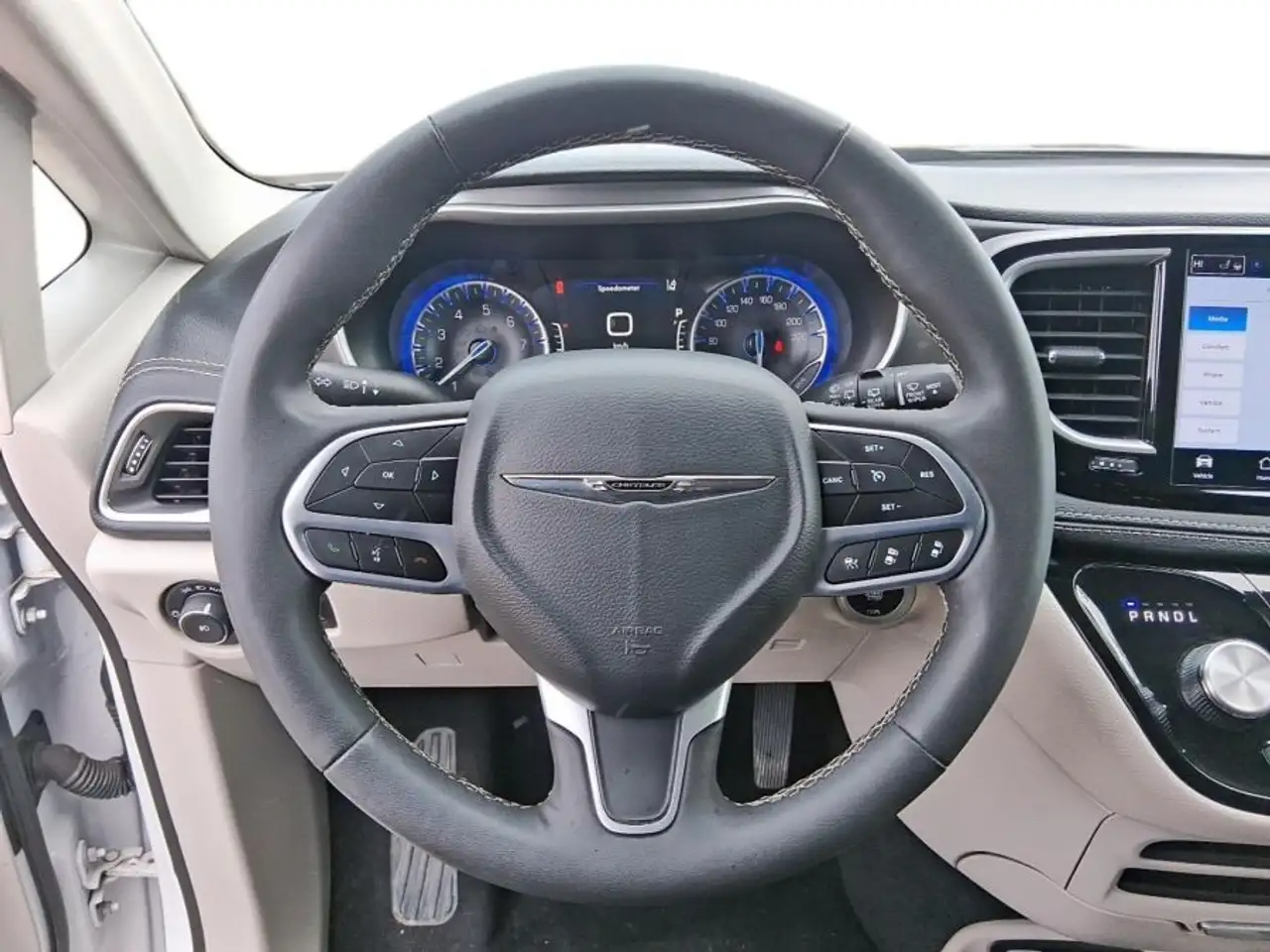 Chrysler Pacifica снимка Chrysler Pacifica