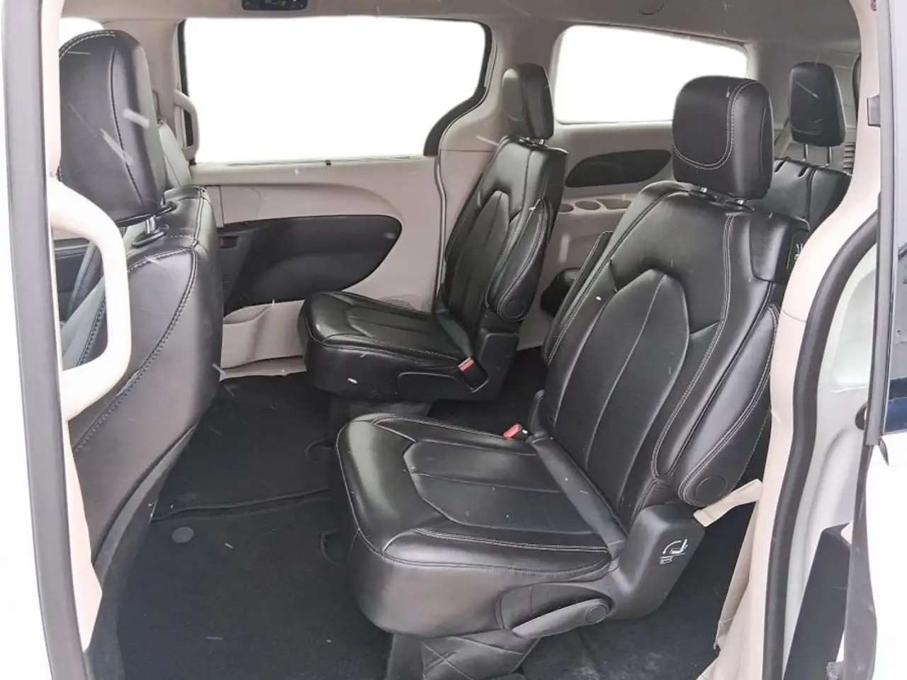 Chrysler Pacifica снимка Chrysler Pacifica
