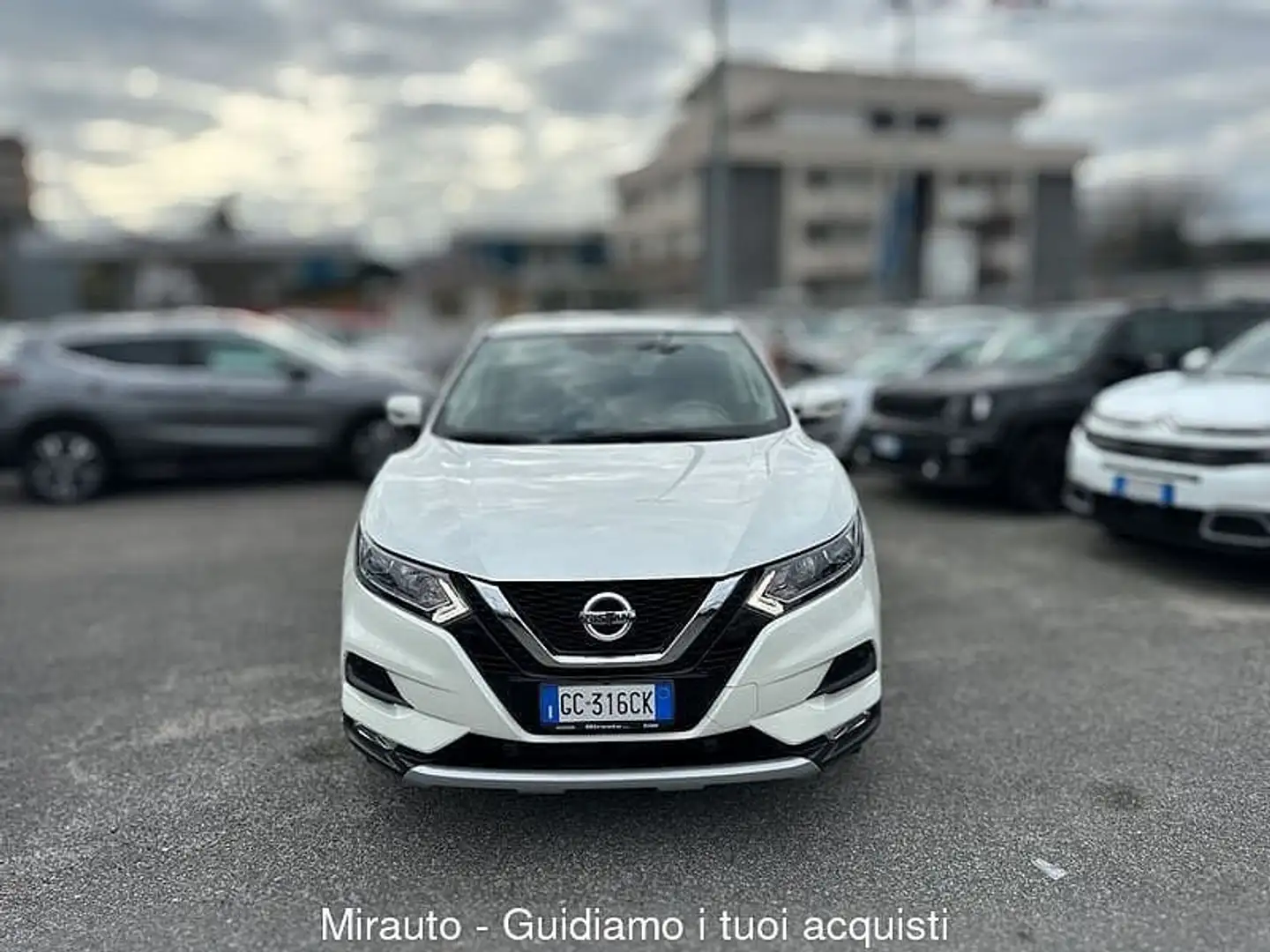 Nissan Qashqai 2ª serie Qashqai 1.3 DIG-T 140 CV N-Tec Start Bianco - 2