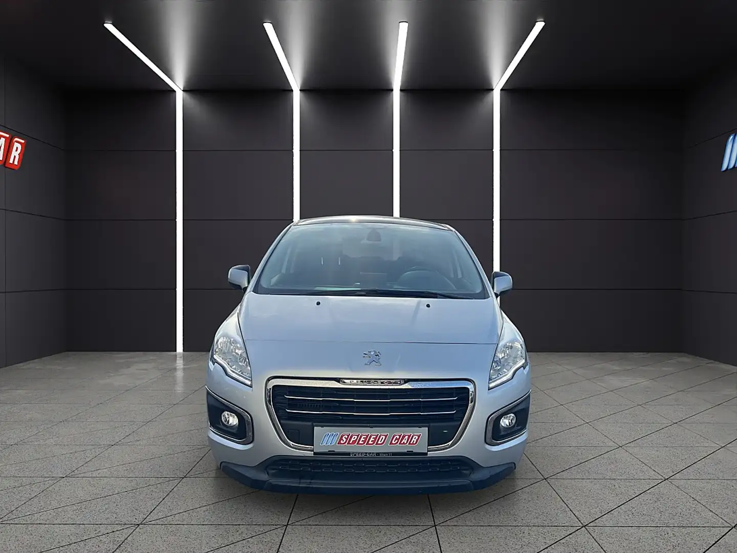 Peugeot 3008 1,6 BlueHDi 120 S&S Business Line Grau - 2