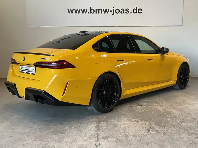 BMW M5 view 13