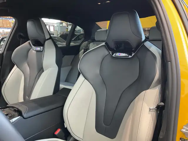 BMW M5 view 8