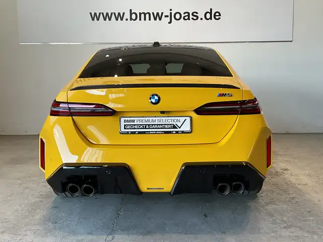 BMW M5 view 14