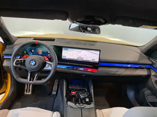 BMW M5 view 3