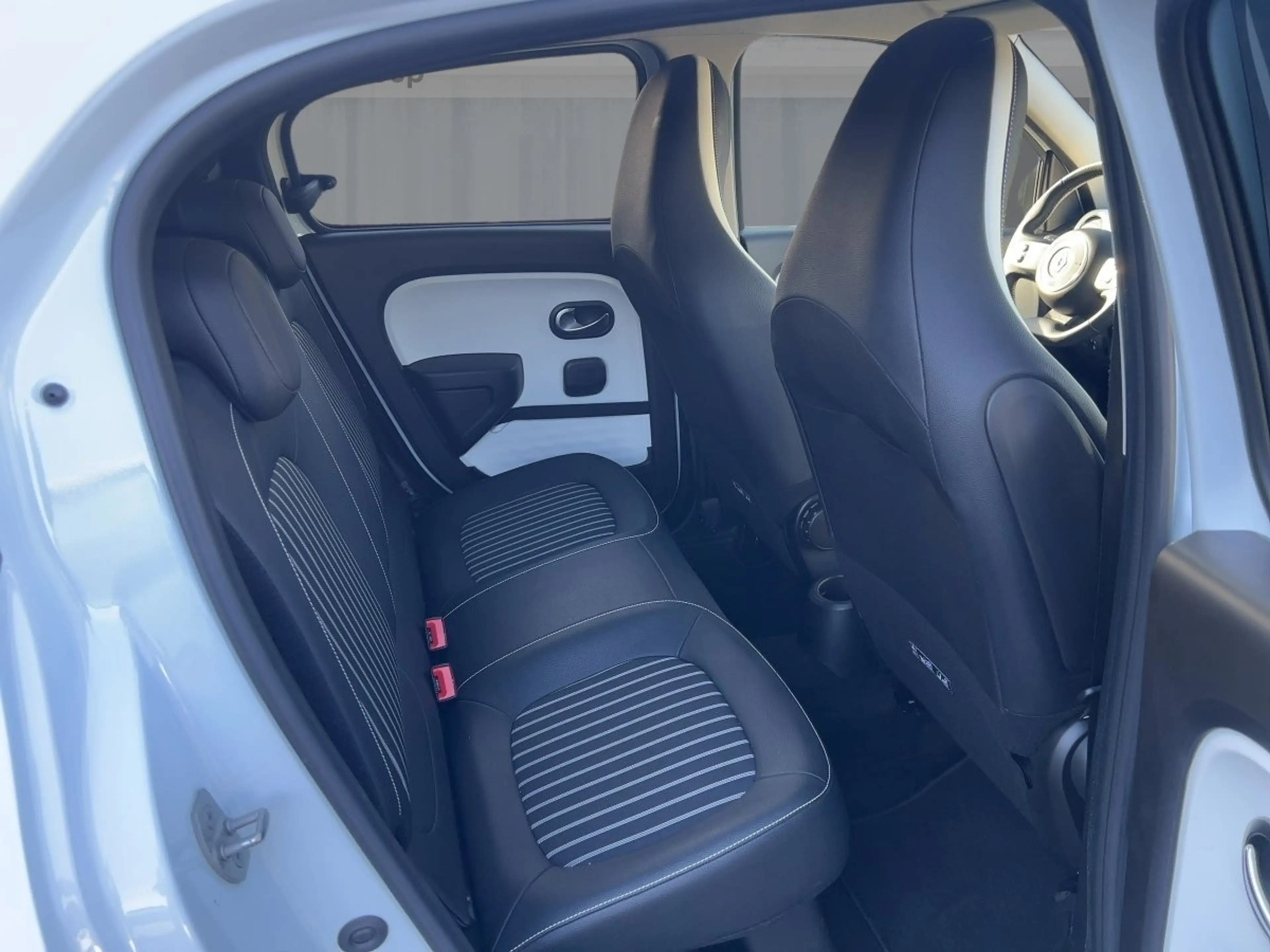 Renault Twingo TECHNO 21kWh RÜCKFAHRKAMERA — photo 9