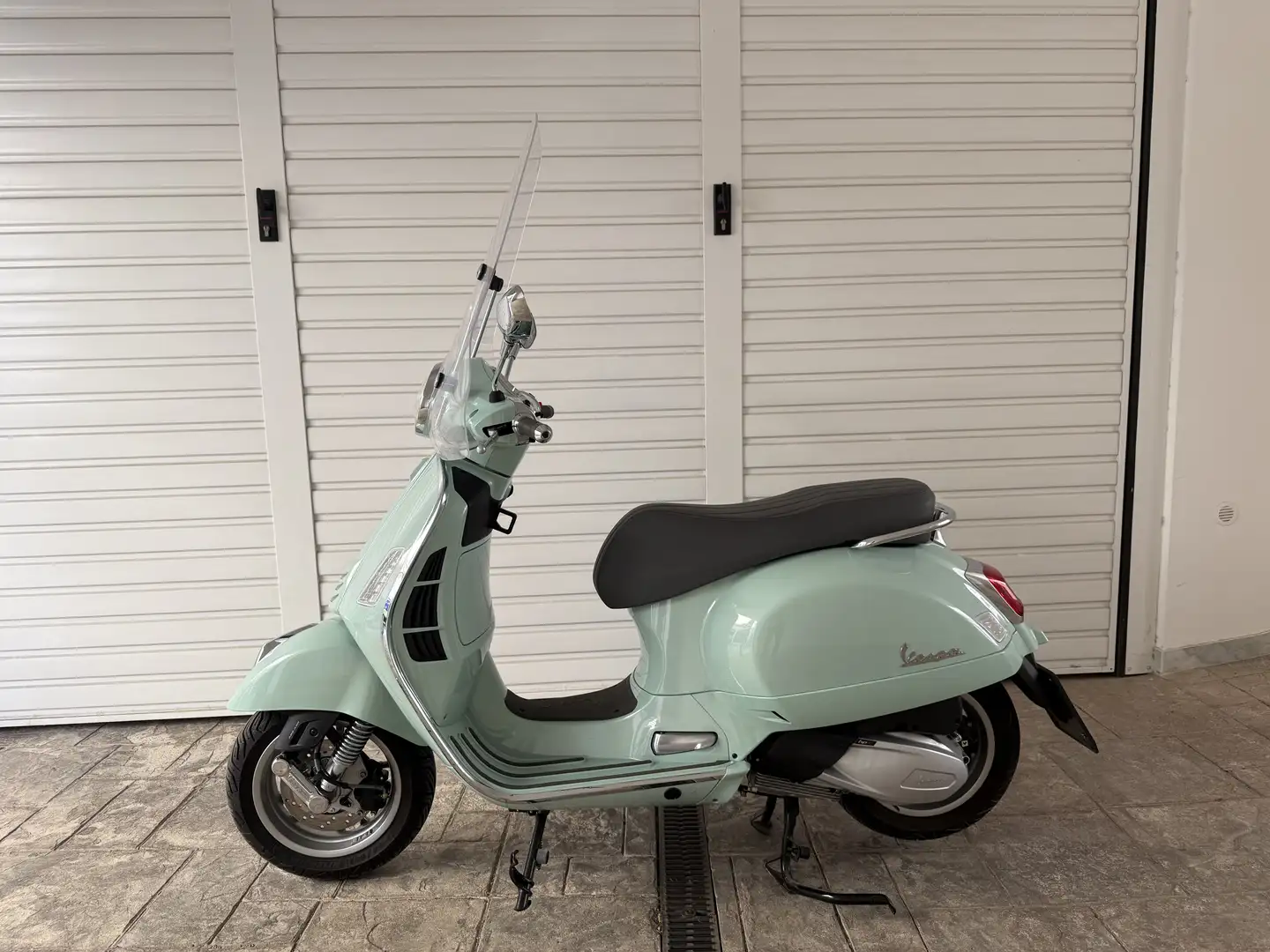 Vespa GTS Super 300 Zöld - 1