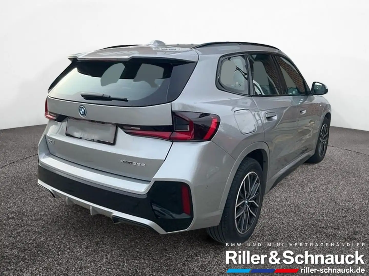 BMW X1 xDrive25e M Sport LED+NAVI+KAM+SHZG Silber - 2