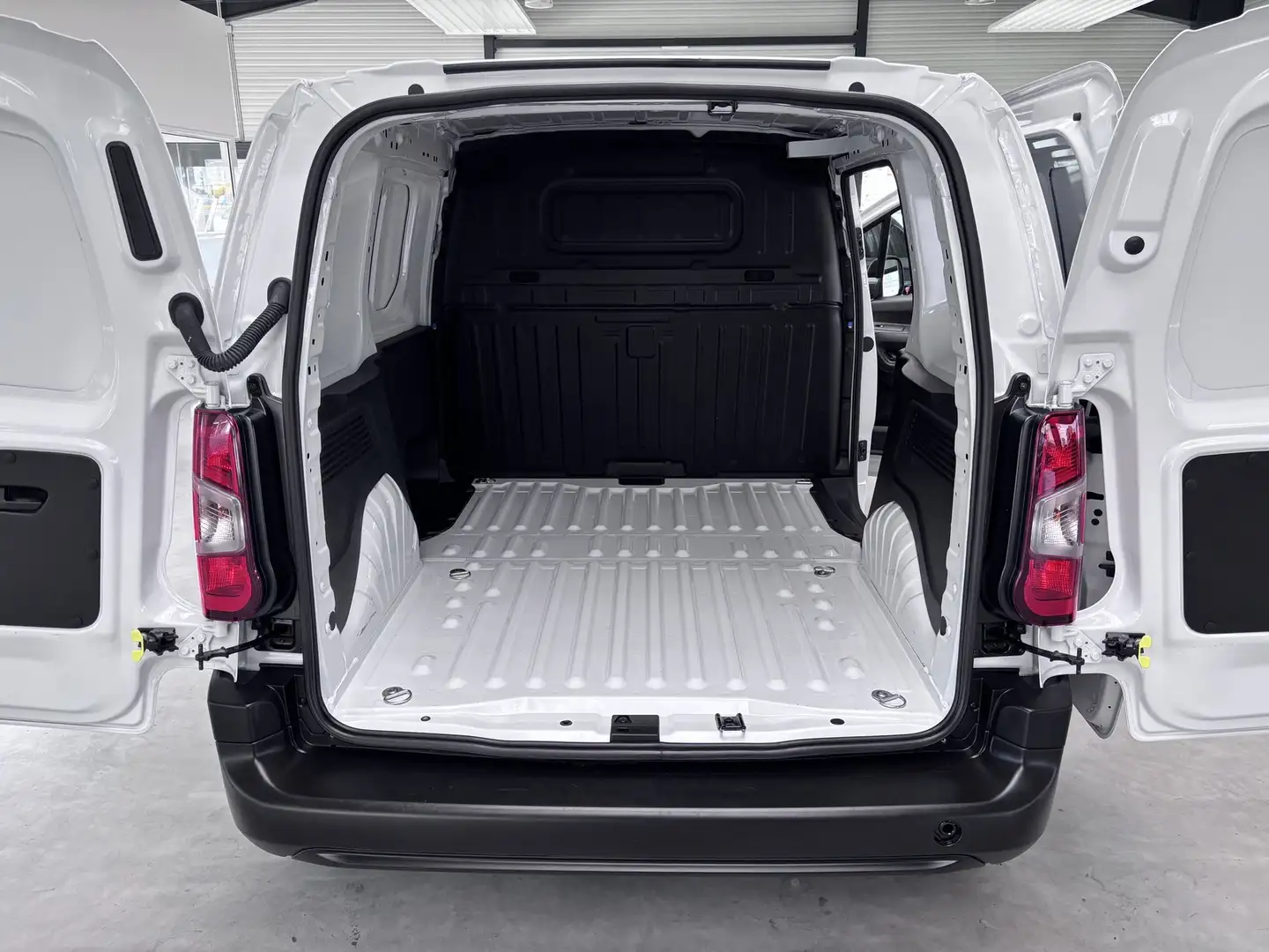 Peugeot Partner PREMIUM L1 KLIMAANLAGE+ALLWETTER+1HD+TÜV Blanco - 2