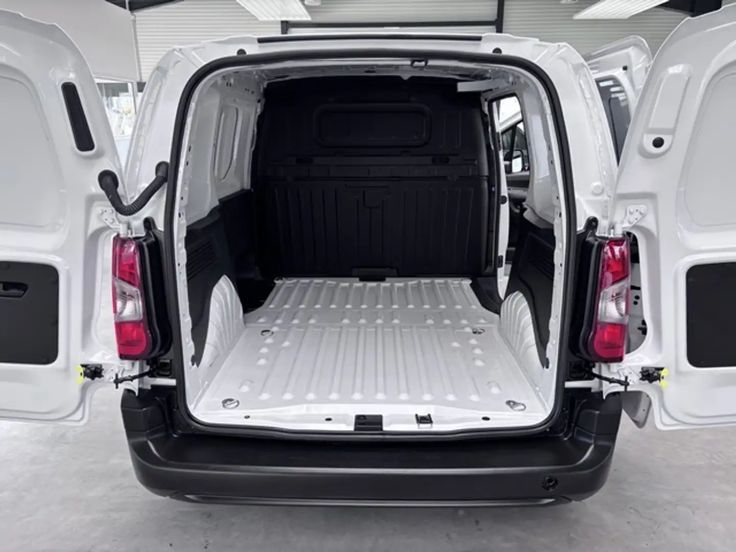 Peugeot Partner PREMIUM L1 KLIMAANLAGE+ALLWETTER+1HD+TÜV Weiß - 2
