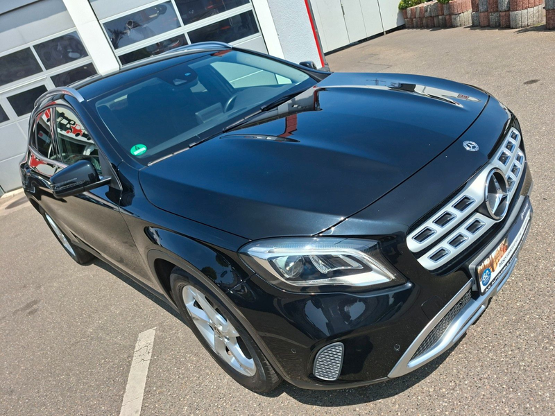 Mercedes-Benz GLA 180 Urban — photo 13