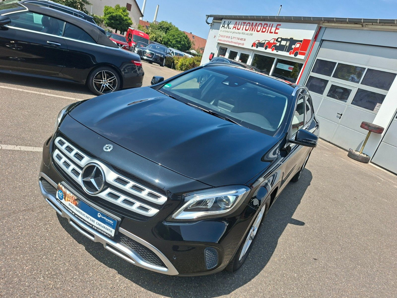 Mercedes-Benz GLA 180 Urban — photo 2