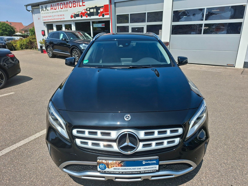 Mercedes-Benz GLA 180 Urban — photo 3