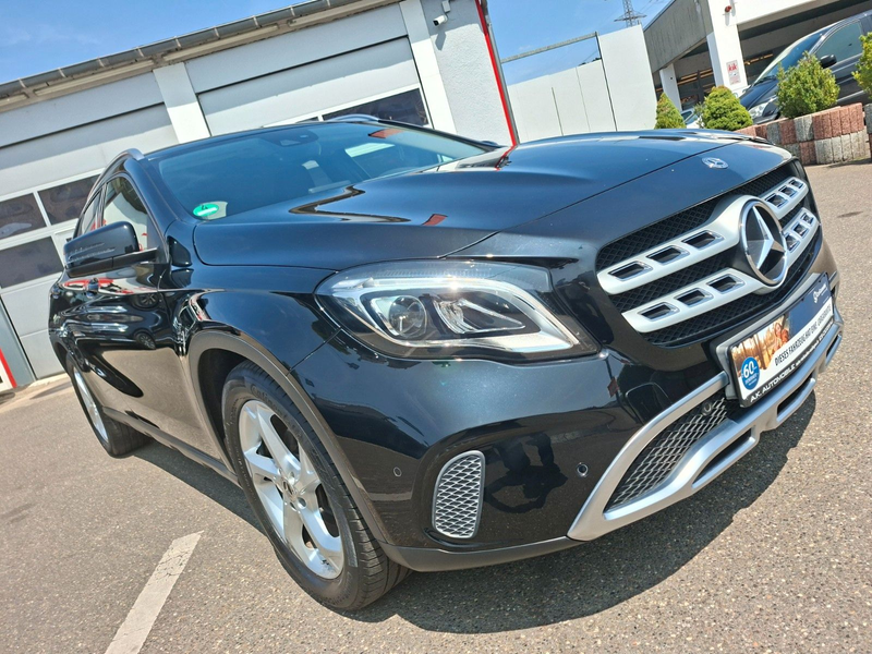 Mercedes-Benz GLA 180 Urban — photo 14