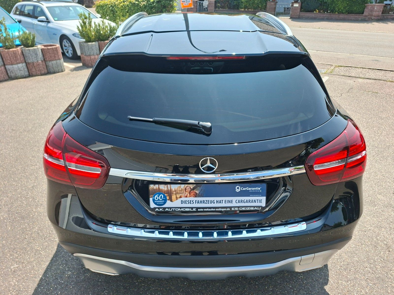 Mercedes-Benz GLA 180 Urban — photo 9