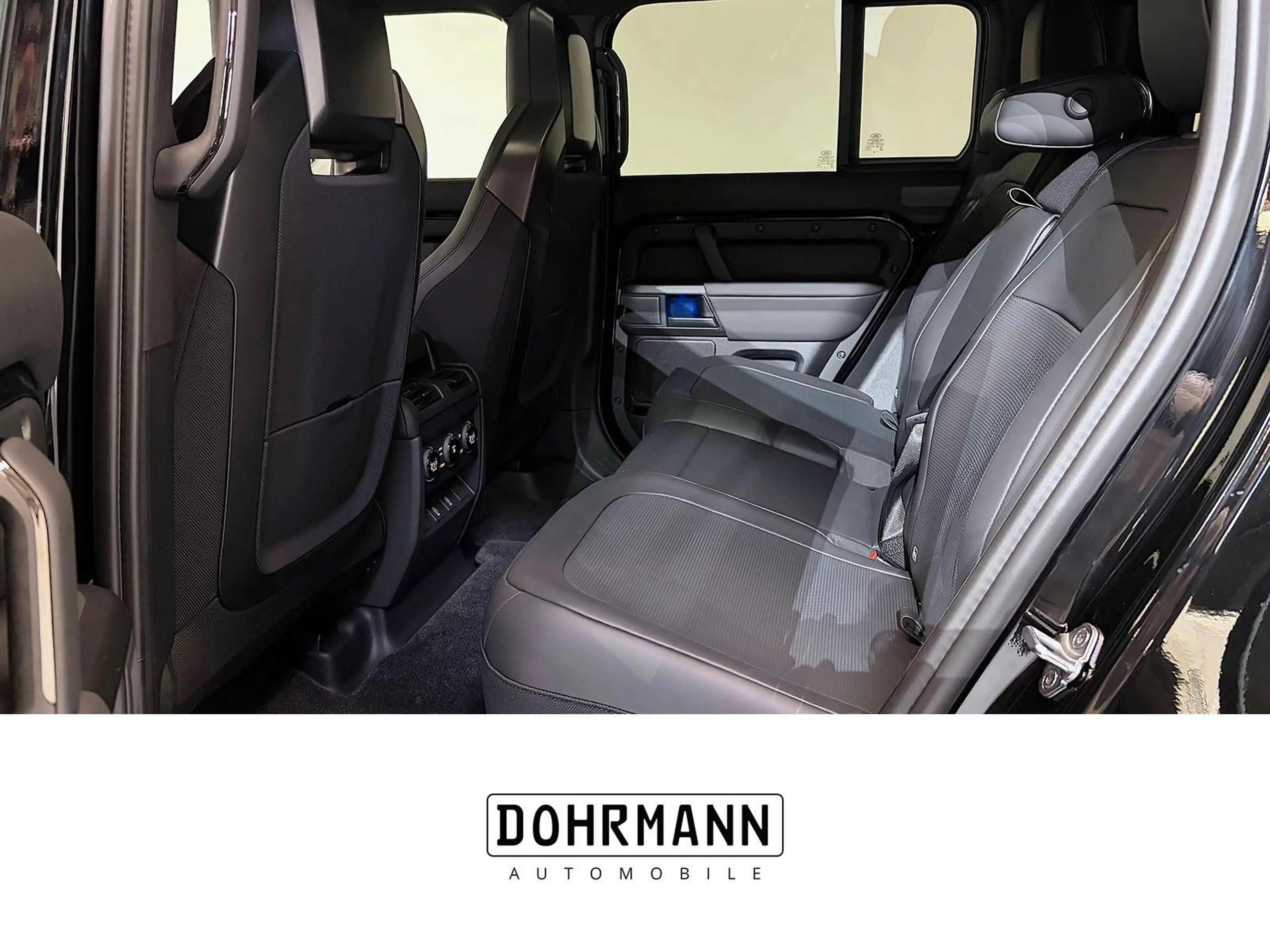 Land Rover Defender 110 OCTA Black Edition*Full*EXPORT! — photo 14