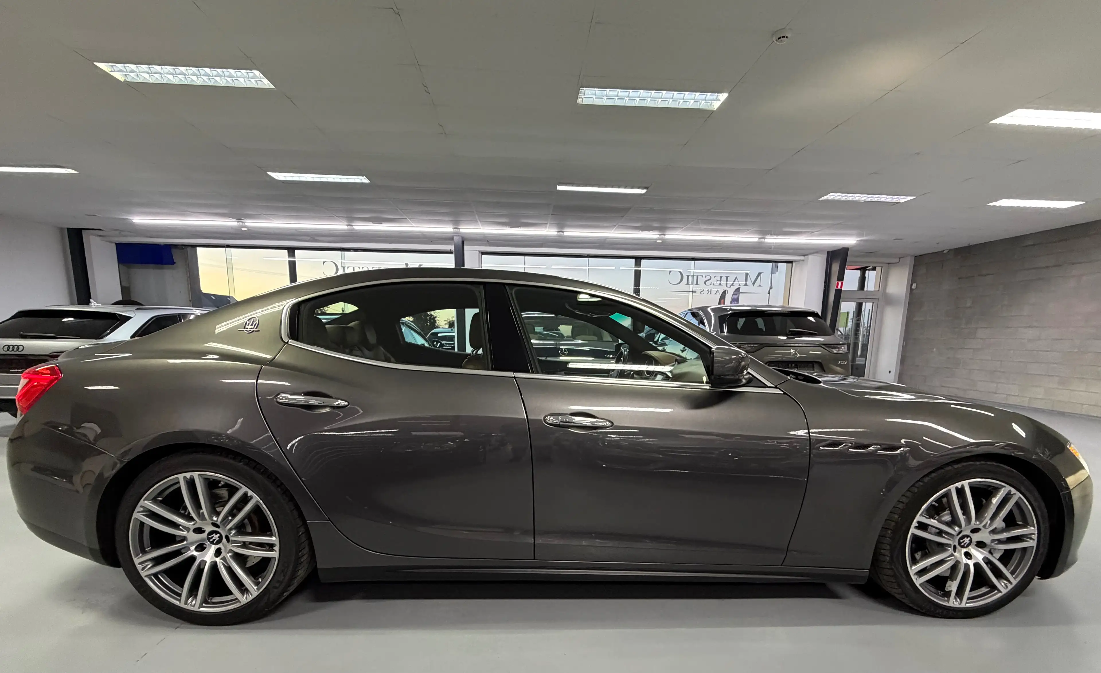 Maserati Ghibli Ghibli 3.0 D — photo 14