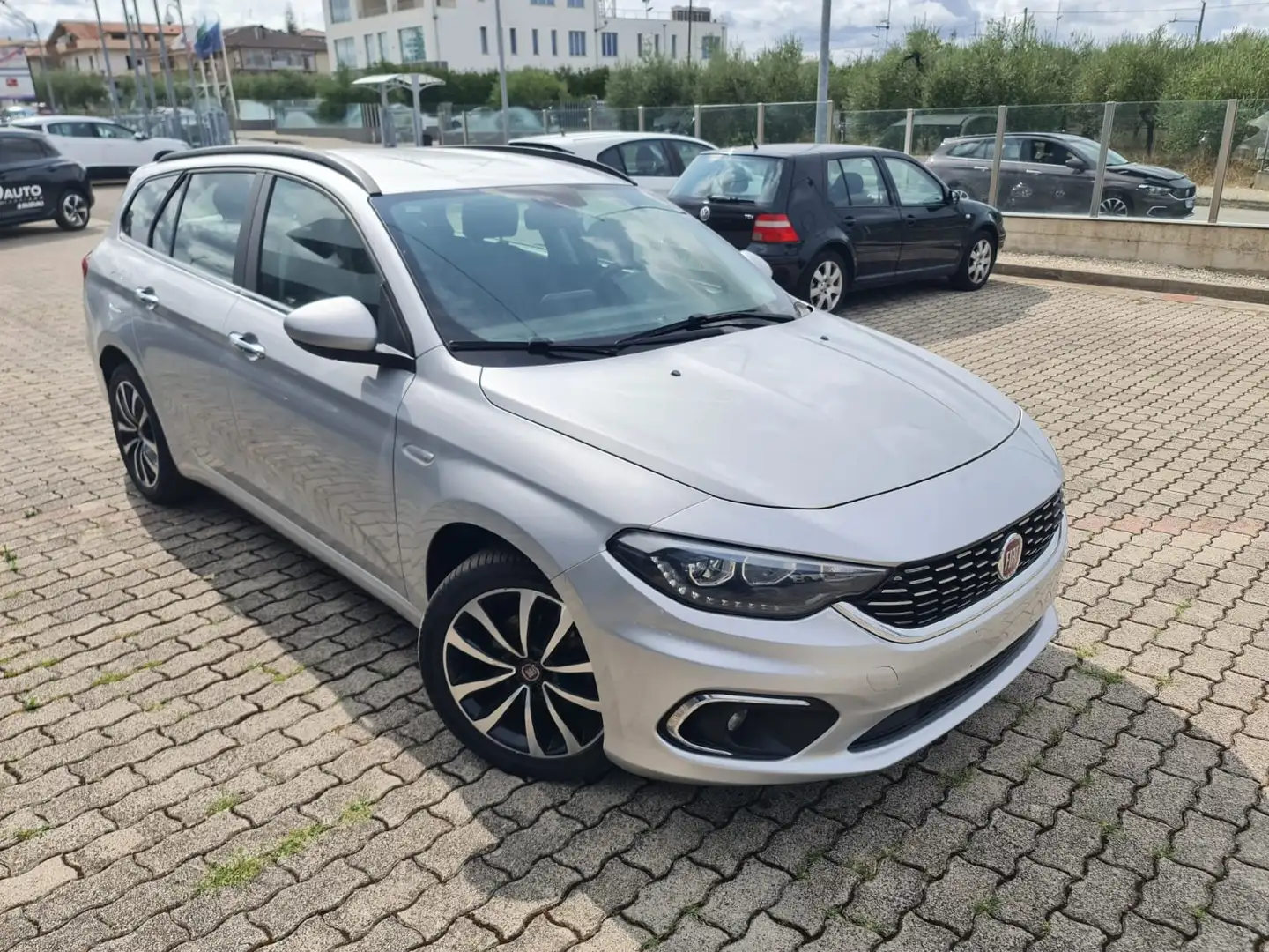 Fiat Tipo SW 1.6 mjt Lounge Argento - 1