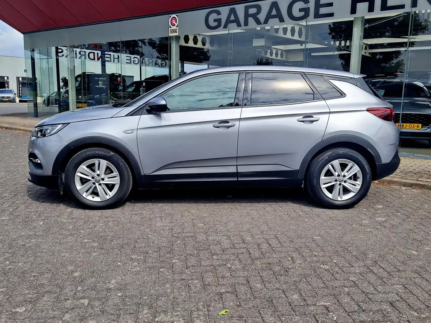 Opel Grandland X 1.2 Turbo Innovation | Lage kmstand! | Panodak | A Grijs - 2