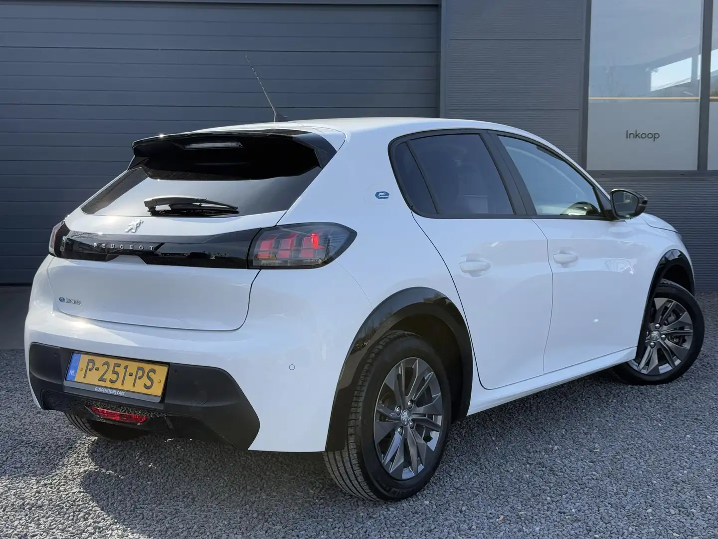 Peugeot e-208 EV Active Pack 50 kWh 1e Eigenaar,Navi,Clima,Cruis Bílá - 2