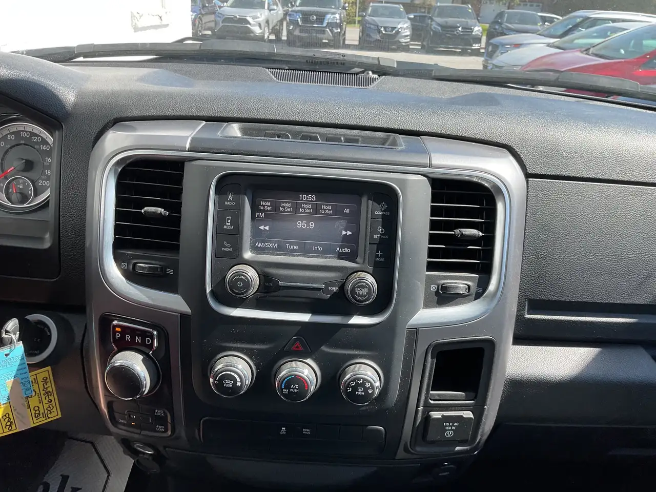 RAM 1500 снимка RAM 1500