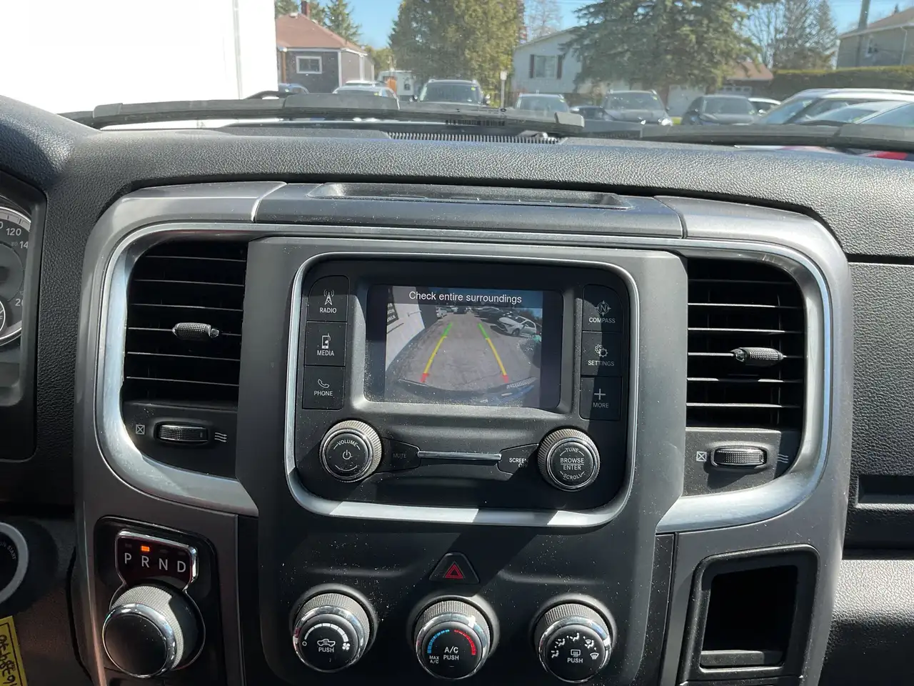 RAM 1500 снимка RAM 1500