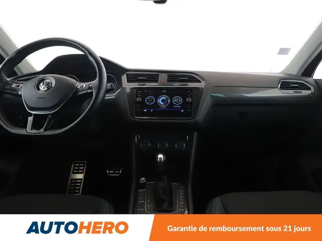 Volkswagen Tiguan view 12