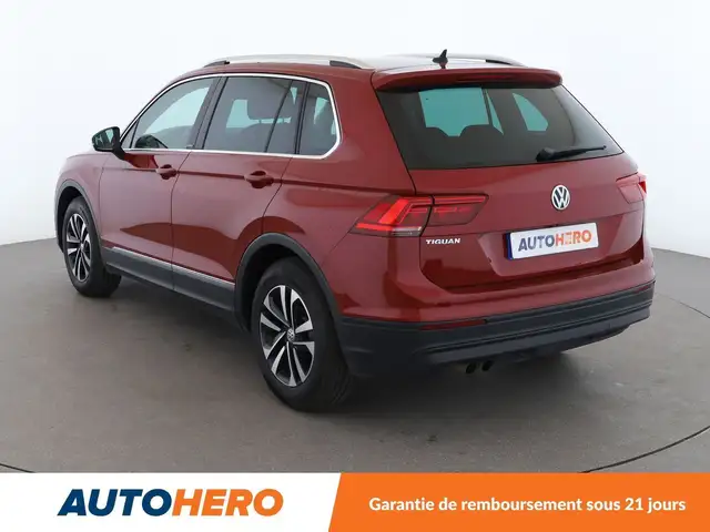 Volkswagen Tiguan view 4