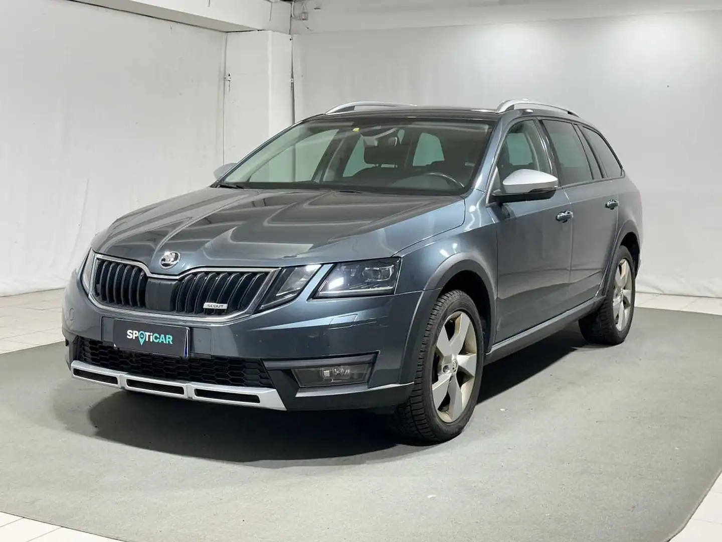 Skoda Octavia 2.0 TDI SCR 184 CV DSG Wagon 4x4 Scout Grigio - 1