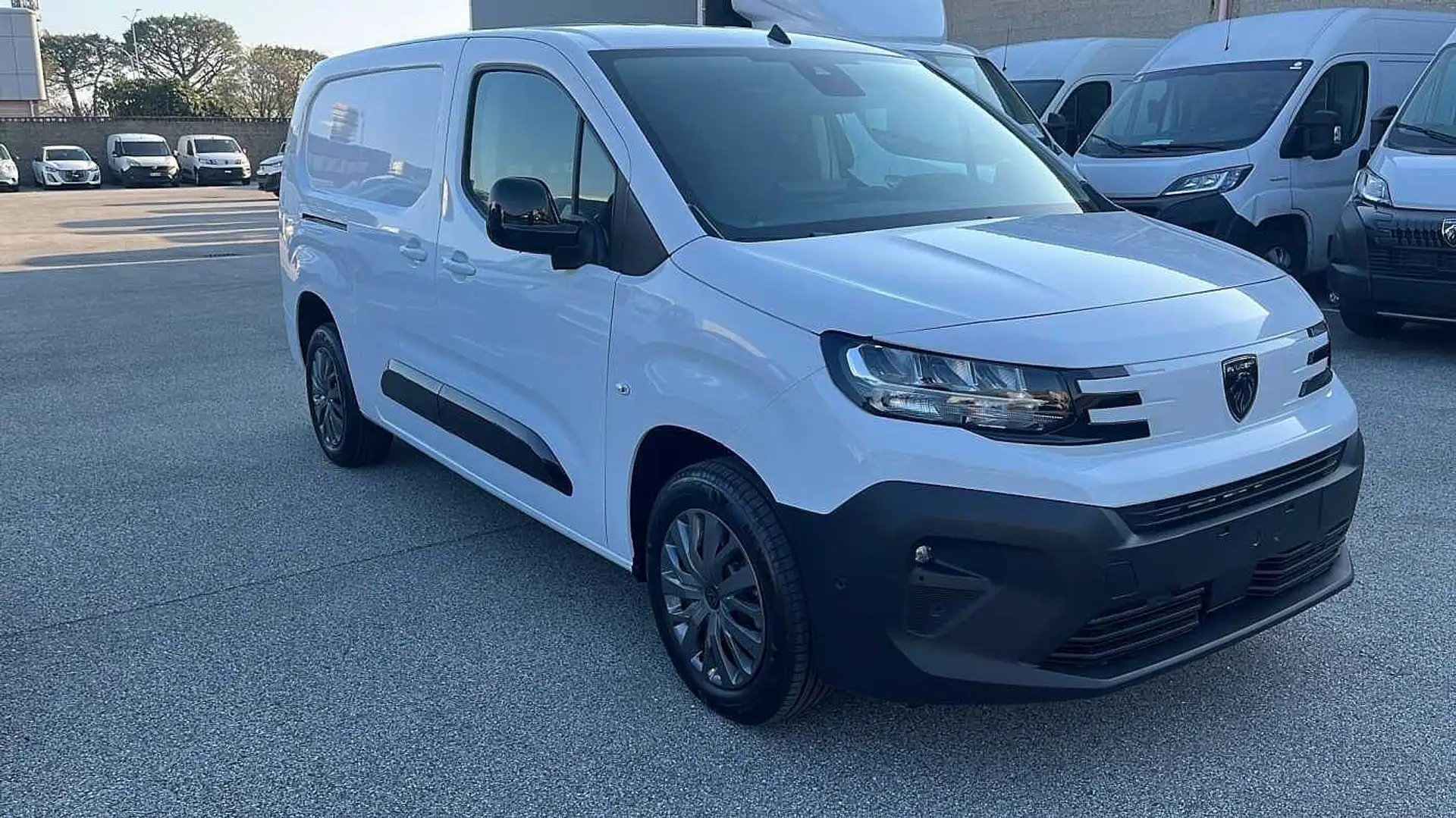 Peugeot Partner 3 posti L2 130cv 1.5 bluehdi S&S long Blanc - 2