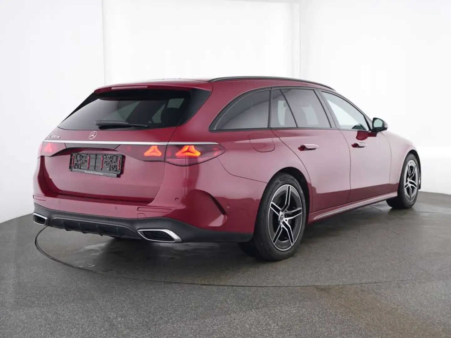 Mercedes-Benz E 300 de T AMG/AHK/NIGHT/DIGIT./360 Rot - 2