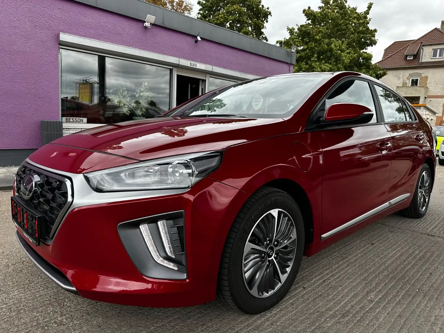 Hyundai IONIQ Ioniq Basis Plug-In Hybrid "1 Hand"HU Neu" Rot - 1