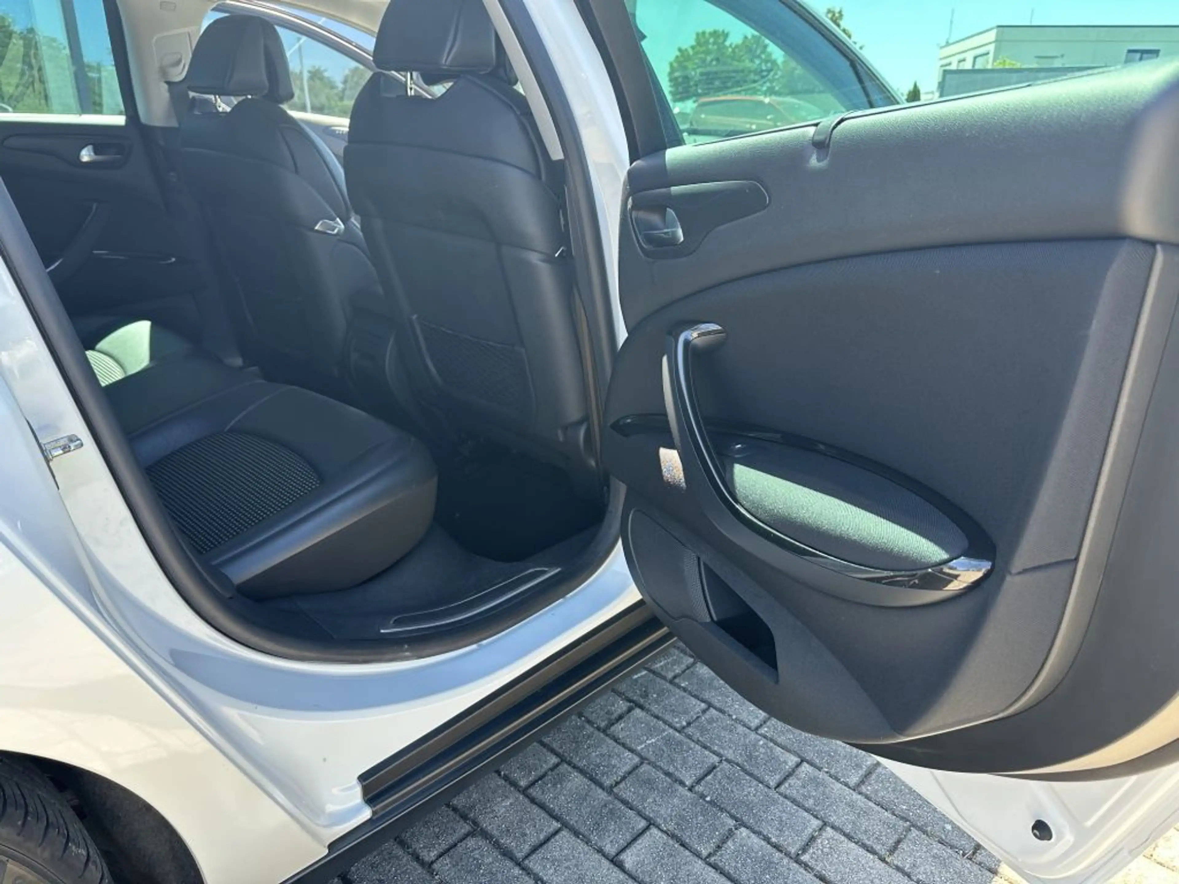 Citroen C5 Tourer BlueHDi 150 S&S Exclusive — photo 14