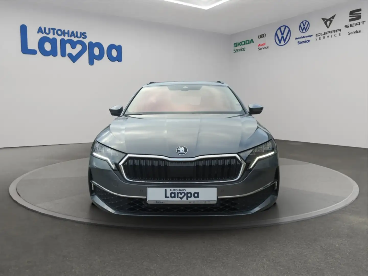 Skoda Octavia Combi Tour 2.0 TDI DSG AHK,NAV,SHZ,RFK,LHZ,ACC,LED Grau - 2