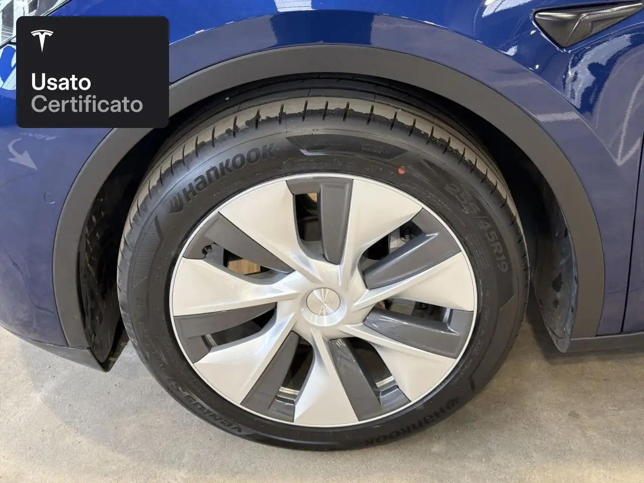 2022 Tesla Model Y Long Range AWD, photograph 5