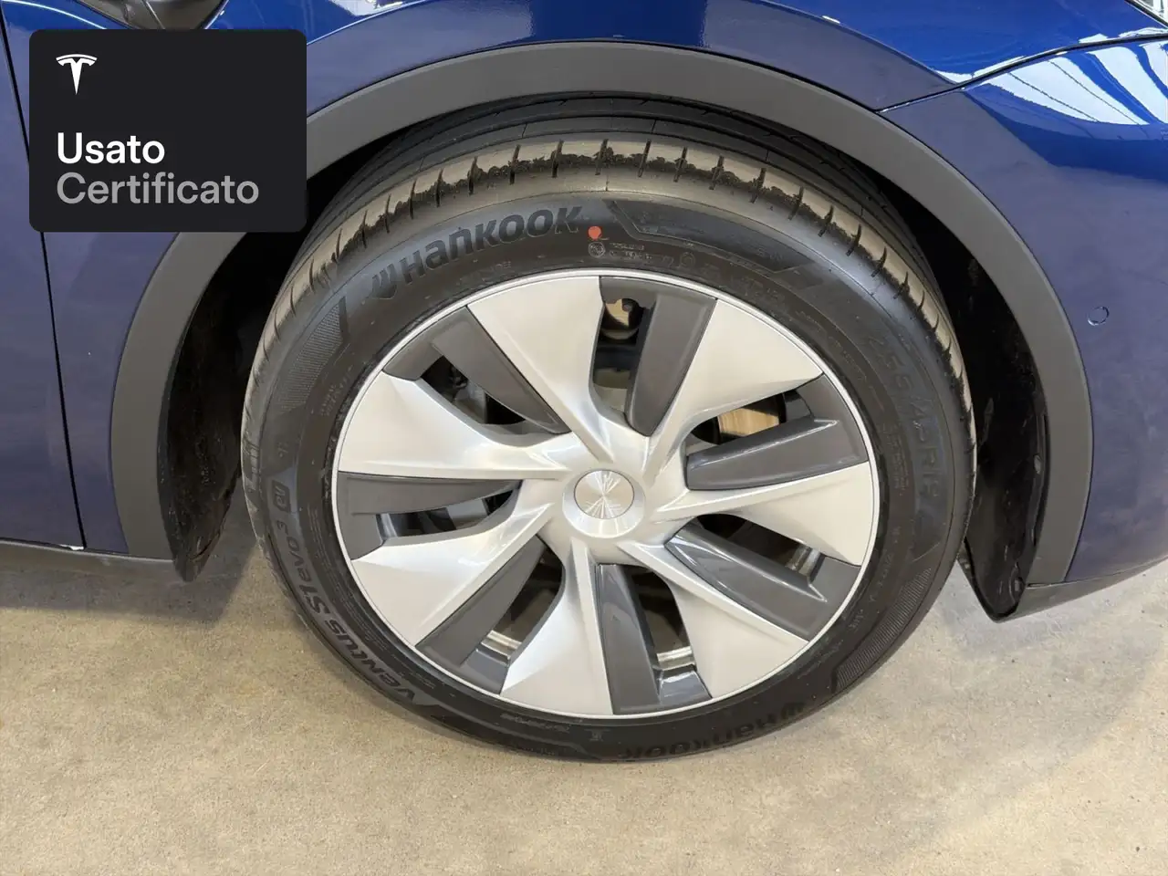 2022 Tesla Model Y Long Range AWD, photograph 11