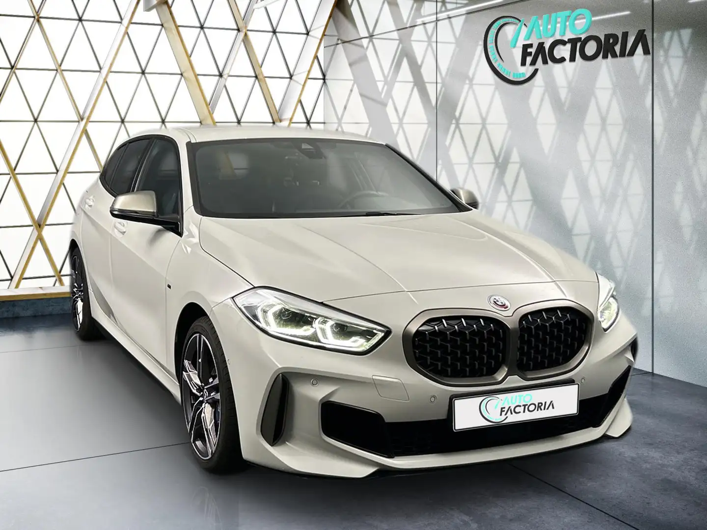 BMW 135 -27% M 135I 306cv BVA8 4x4+GPS+PARK ASSIST+Options Bej - 2
