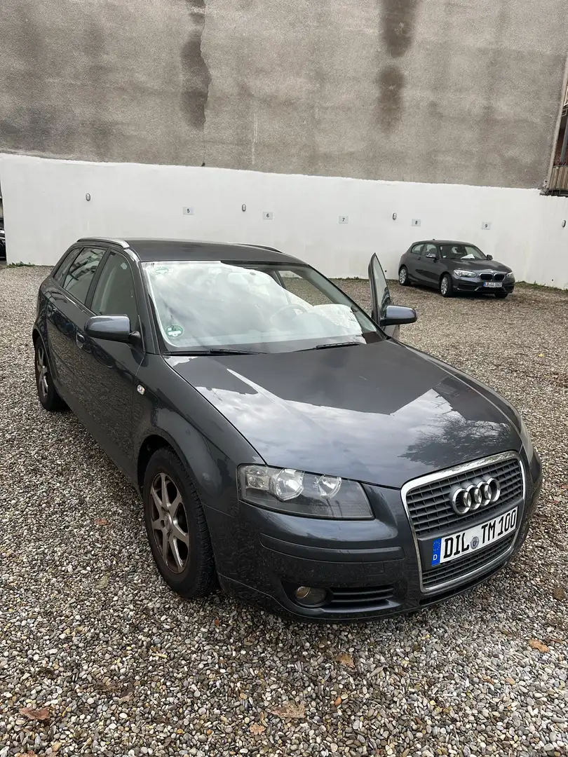 Audi A3 2.0 FSI Sportback Attraction - 2